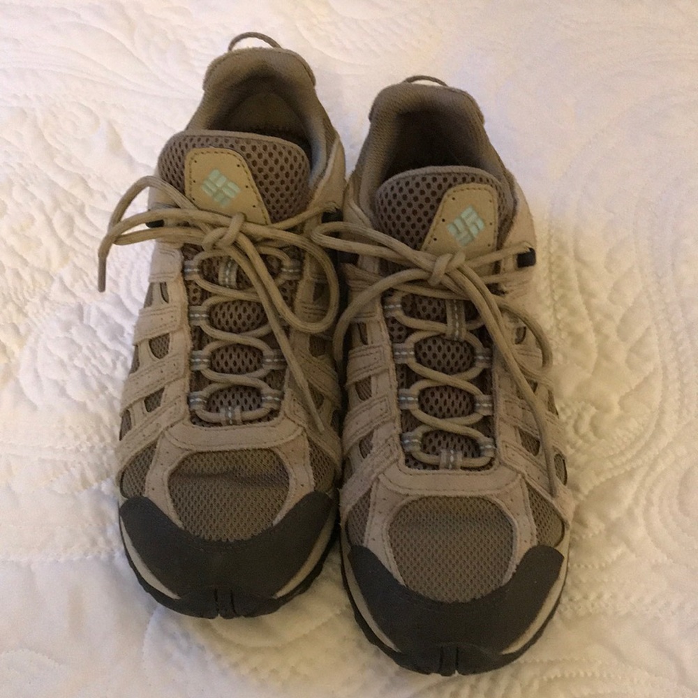 Columbia Techlite waterproof hiking sneakers 8.5